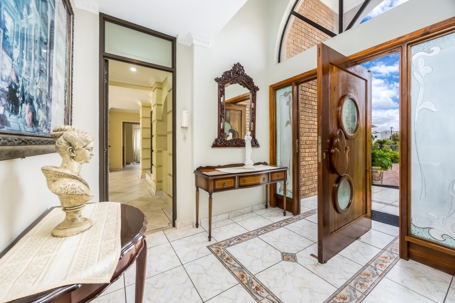 9 Bedroom Property for Sale in Vierlanden Western Cape